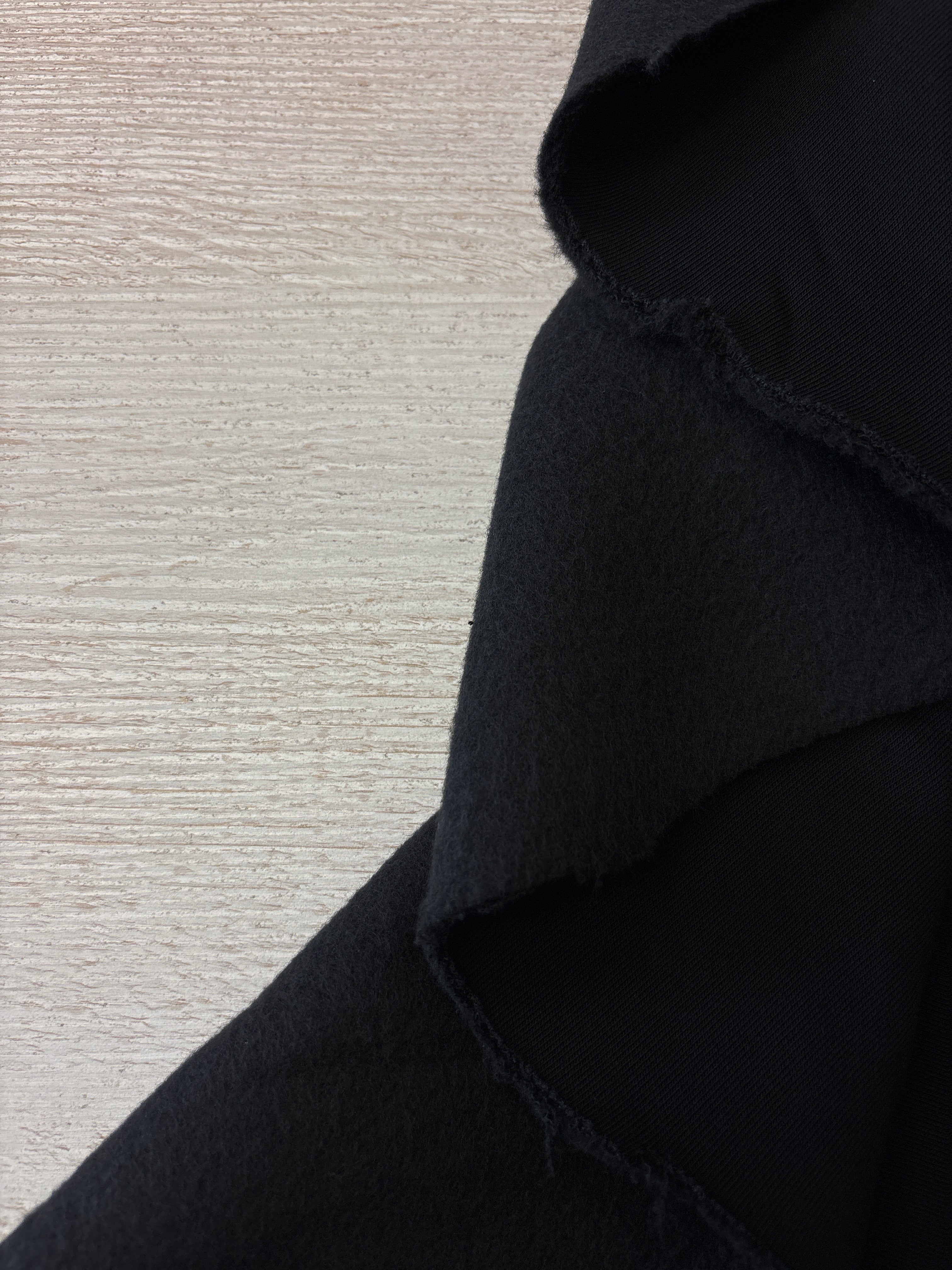 Trisiūlis kilpinis trikotažas su pūkeliu
 221
