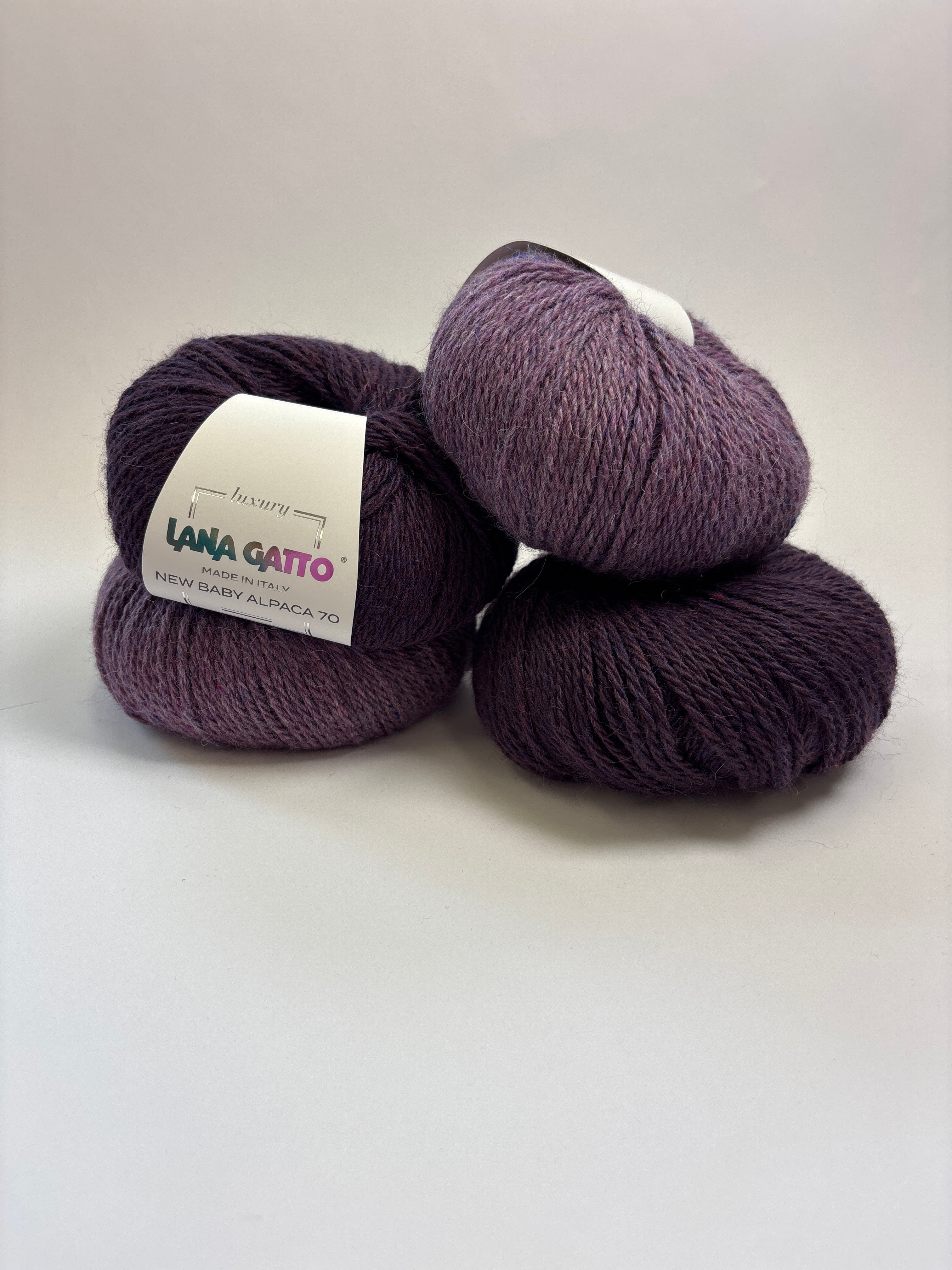 Lana Gatto - NEW BABY ALPACA 70